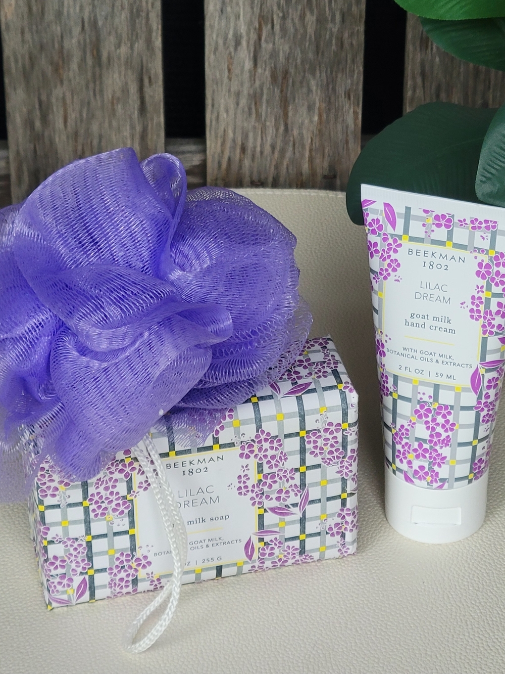 Beekman 1802 Lilac Dream Hand & Body Set - Purple Shower Loofah - Picture 4 of 6